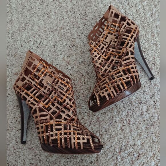 Rene Caovilla gold tone leather embellished Swarovski crystals booties size 36.5 - Picture 2 of 14